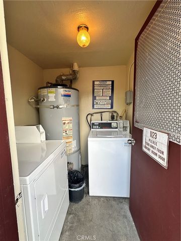 1123 W Sierra Madre Avenue 4, Azusa, CA 91702