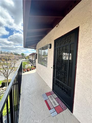 1123 W Sierra Madre Avenue 4, Azusa, CA 91702