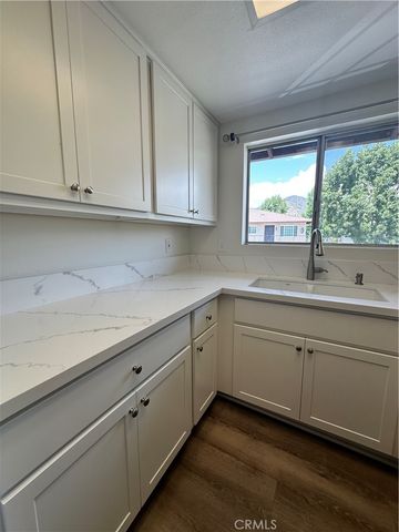 1123 W Sierra Madre Avenue 4, Azusa, CA 91702