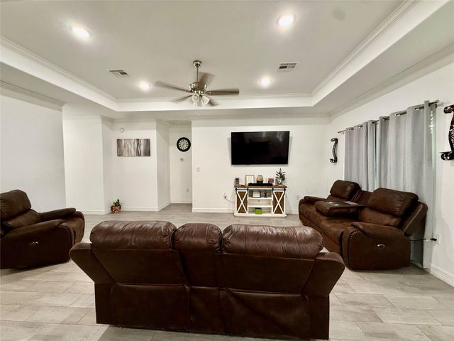 220 Brown Street, West Columbia, TX 77486