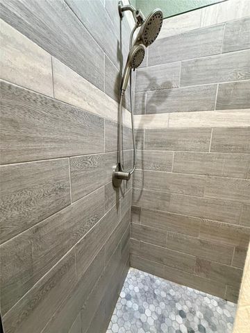 220 Brown Street, West Columbia, TX 77486