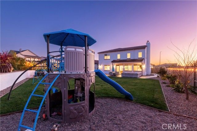 1275 Grand Meadow Way, Santa Maria, CA 93455