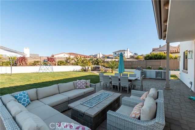 1275 Grand Meadow Way, Santa Maria, CA 93455