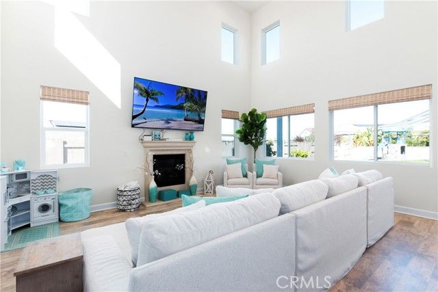 1275 Grand Meadow Way, Santa Maria, CA 93455