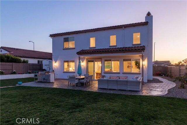 1275 Grand Meadow Way, Santa Maria, CA 93455