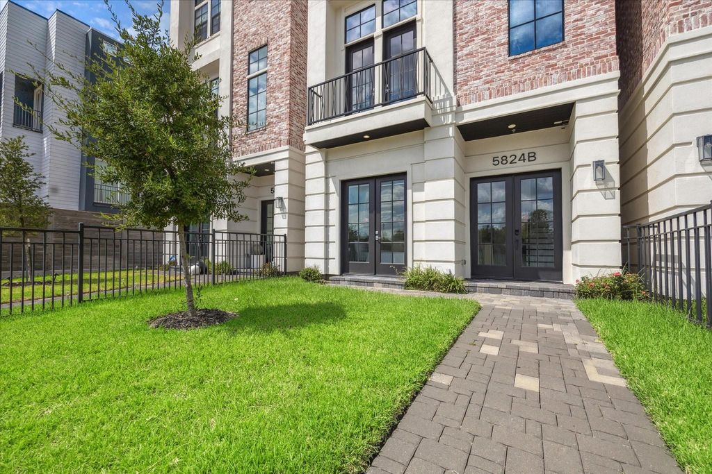 5824 Winsome Lane B, Houston, TX 77057