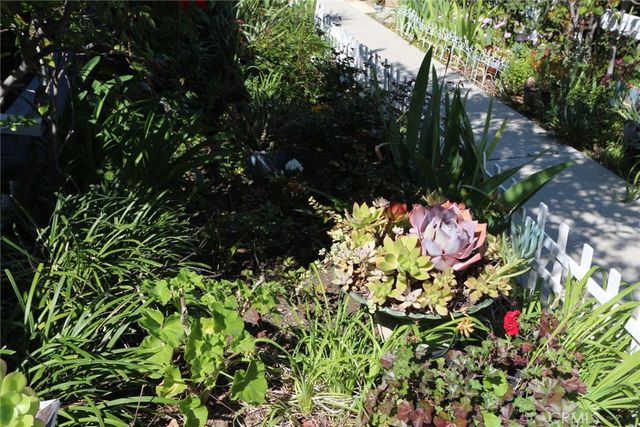 19208 Avenue Of The Oaks J, Newhall, CA 91321