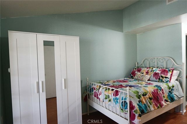 19208 Avenue Of The Oaks J, Newhall, CA 91321