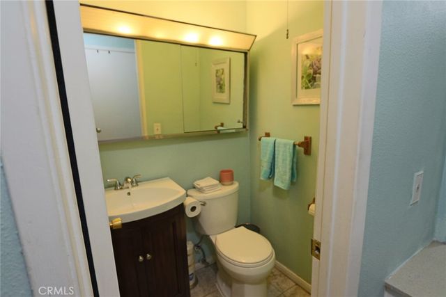 19208 Avenue Of The Oaks J, Newhall, CA 91321