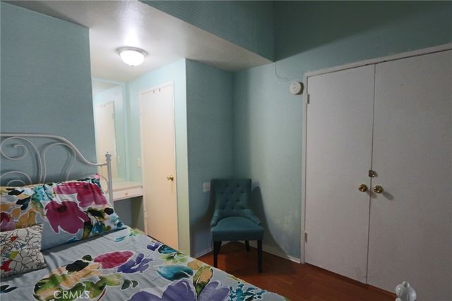 19208 Avenue Of The Oaks J, Newhall, CA 91321