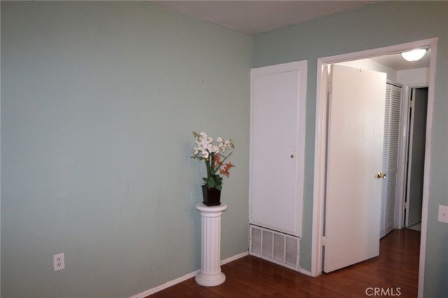 19208 Avenue Of The Oaks J, Newhall, CA 91321