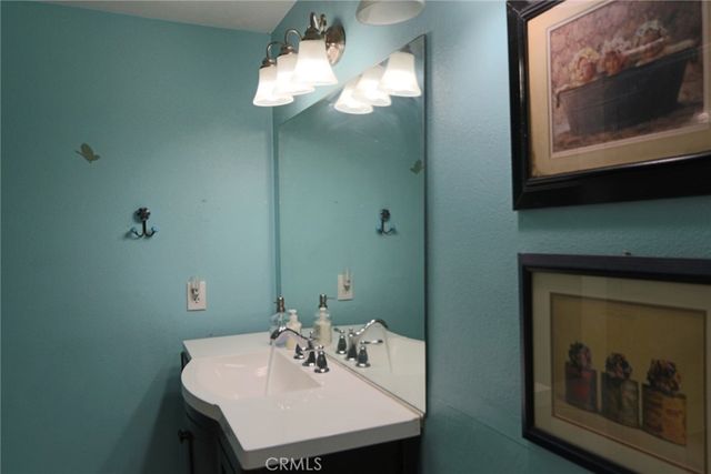 19208 Avenue Of The Oaks J, Newhall, CA 91321