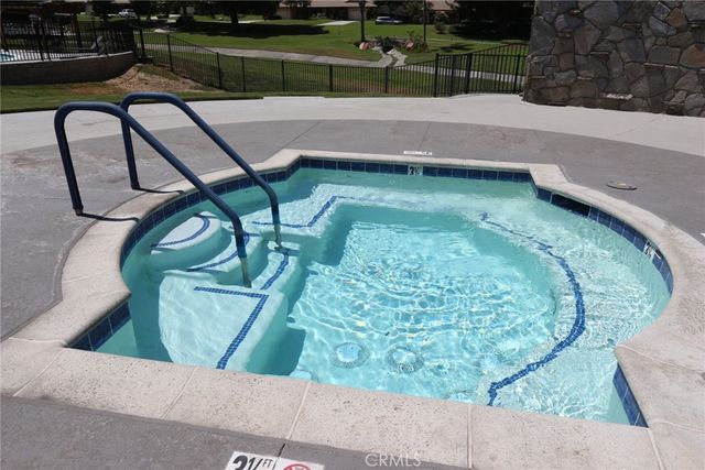 19208 Avenue Of The Oaks J, Newhall, CA 91321