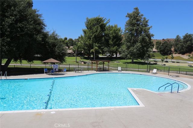 19208 Avenue Of The Oaks J, Newhall, CA 91321