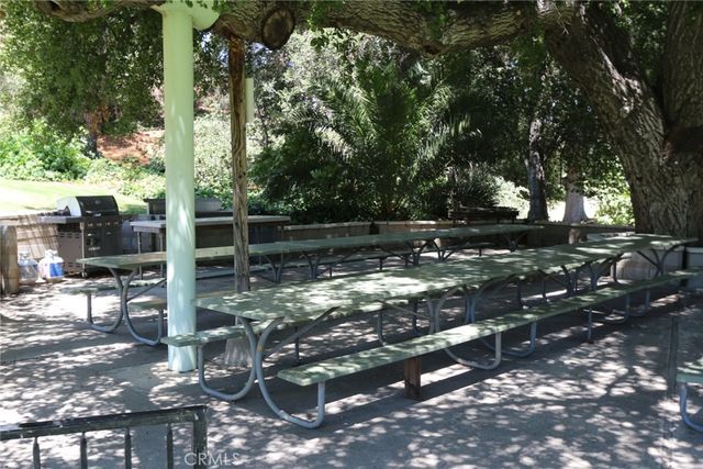 19208 Avenue Of The Oaks J, Newhall, CA 91321