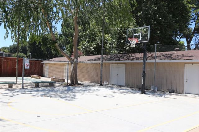 19208 Avenue Of The Oaks J, Newhall, CA 91321