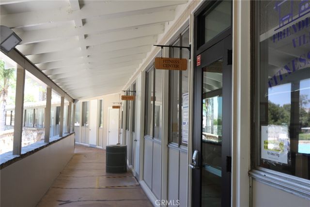 19208 Avenue Of The Oaks J, Newhall, CA 91321