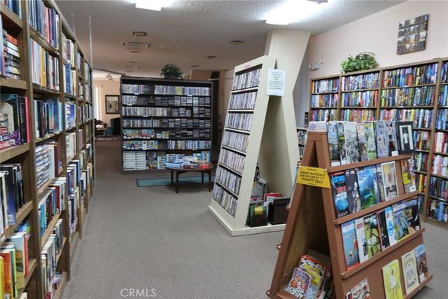 19208 Avenue Of The Oaks J, Newhall, CA 91321