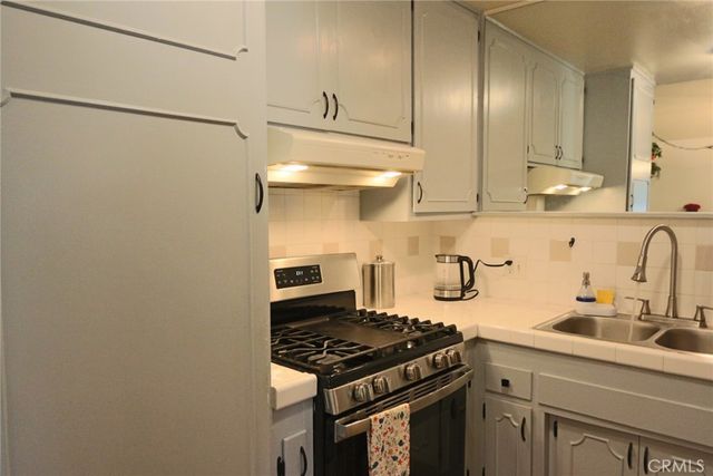 19208 Avenue Of The Oaks J, Newhall, CA 91321