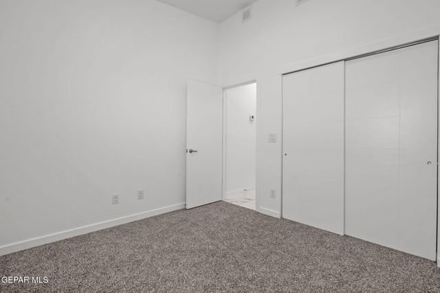 469 Santiago Munos Street, Vinton, TX 79821