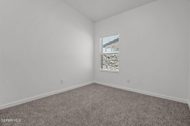 469 Santiago Munos Street, Vinton, TX 79821