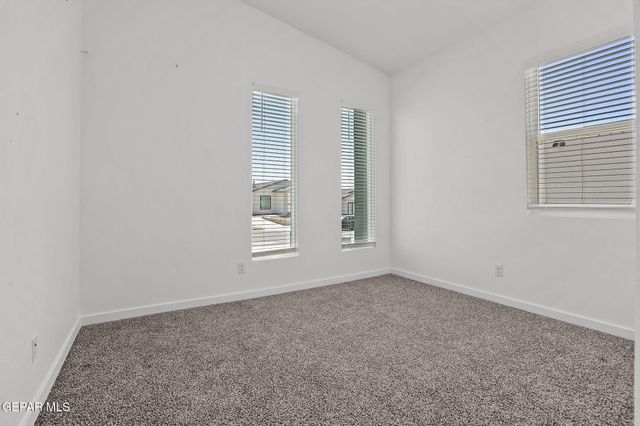 469 Santiago Munos Street, Vinton, TX 79821