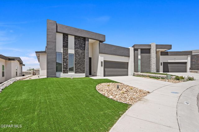 469 Santiago Munos Street, Vinton, TX 79821