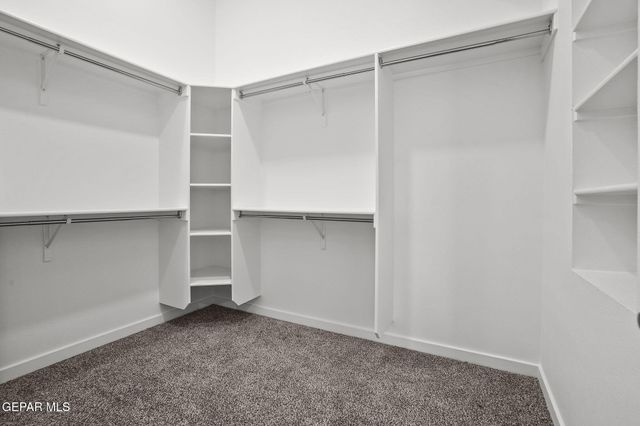 469 Santiago Munos Street, Vinton, TX 79821