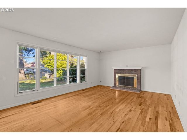 12712 Se BUSH St, Portland, OR 97236