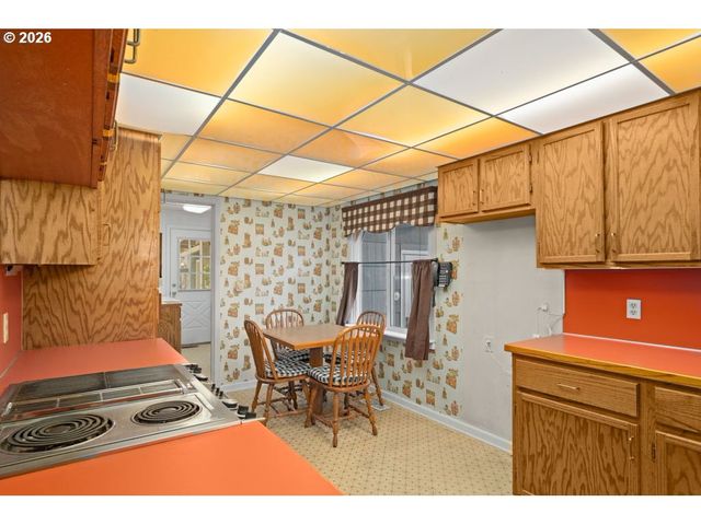 12712 Se BUSH St, Portland, OR 97236