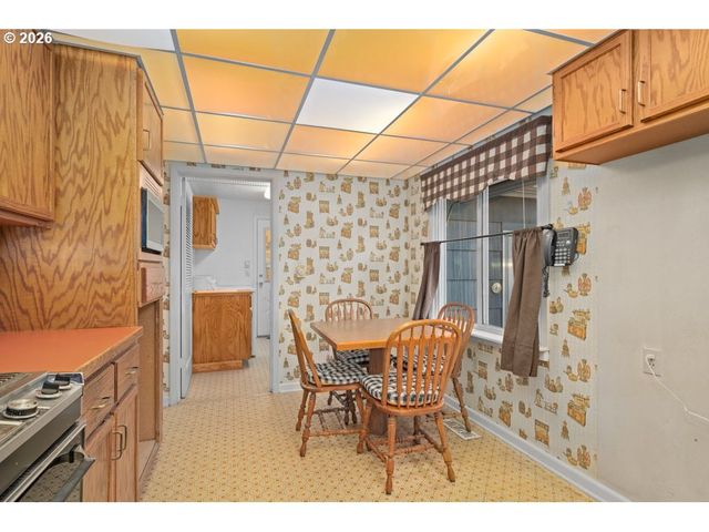 12712 Se BUSH St, Portland, OR 97236