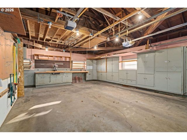 12712 Se BUSH St, Portland, OR 97236