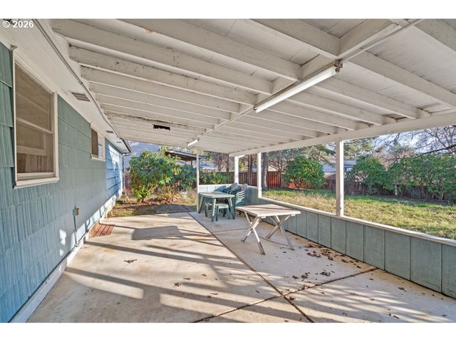 12712 Se BUSH St, Portland, OR 97236