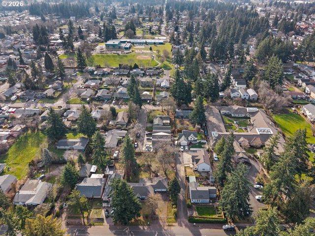 12712 Se BUSH St, Portland, OR 97236