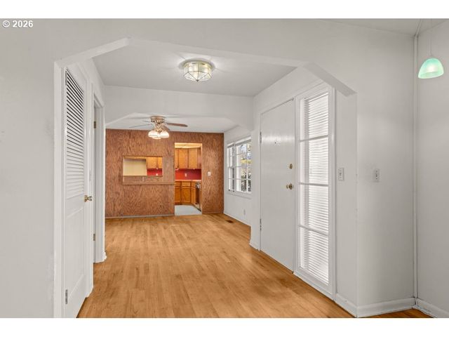 12712 Se BUSH St, Portland, OR 97236