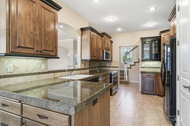 1007 W Oakhampton Drive, Eagle, ID 83616