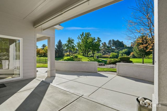 1007 W Oakhampton Drive, Eagle, ID 83616