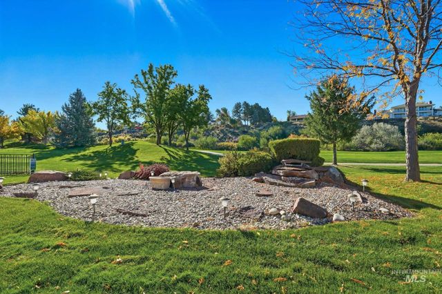 1007 W Oakhampton Drive, Eagle, ID 83616