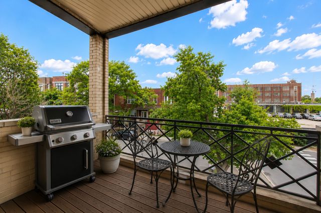 2538 W Flournoy Street 2, Chicago, IL 60612
