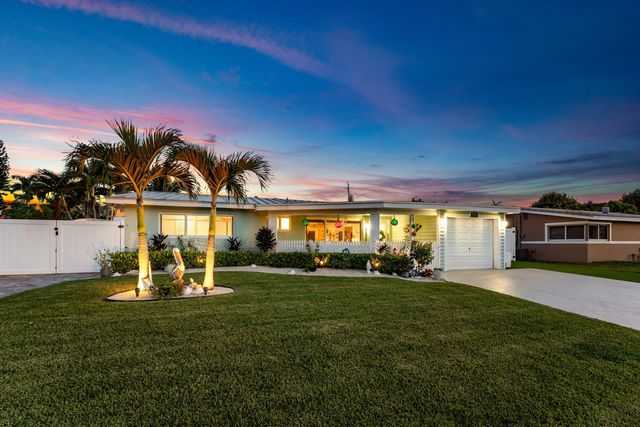 904 SE 15th Court, Deerfield Beach, FL 33441