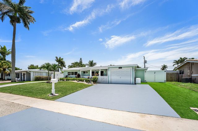 904 SE 15th Court, Deerfield Beach, FL 33441