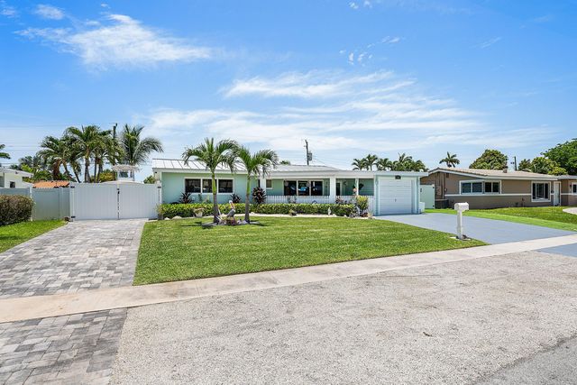 904 SE 15th Court, Deerfield Beach, FL 33441