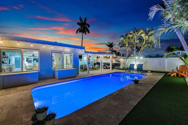 904 SE 15th Court, Deerfield Beach, FL 33441