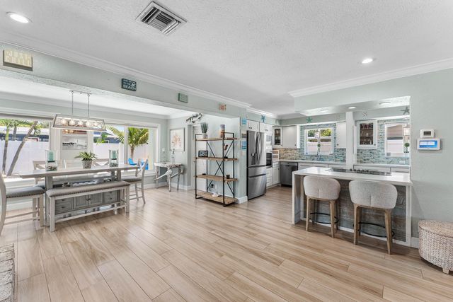 904 SE 15th Court, Deerfield Beach, FL 33441