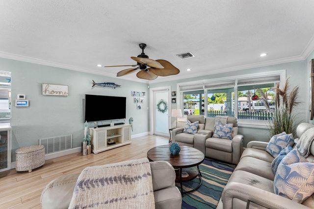 904 SE 15th Court, Deerfield Beach, FL 33441
