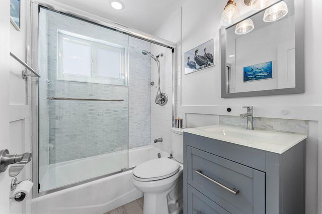 904 SE 15th Court, Deerfield Beach, FL 33441