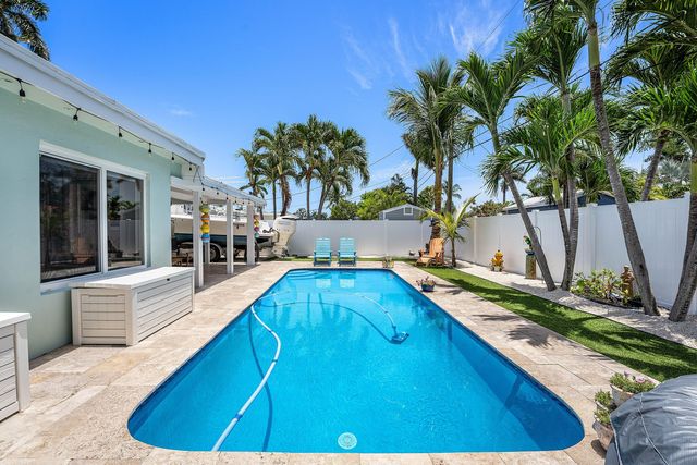 904 SE 15th Court, Deerfield Beach, FL 33441