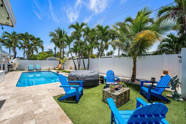 904 SE 15th Court, Deerfield Beach, FL 33441