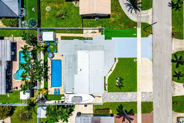 904 SE 15th Court, Deerfield Beach, FL 33441