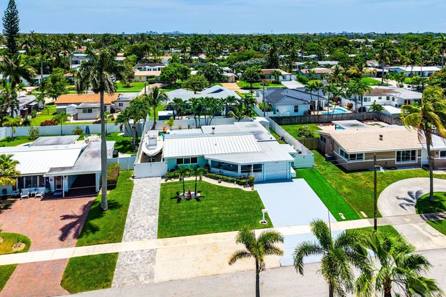 904 SE 15th Court, Deerfield Beach, FL 33441